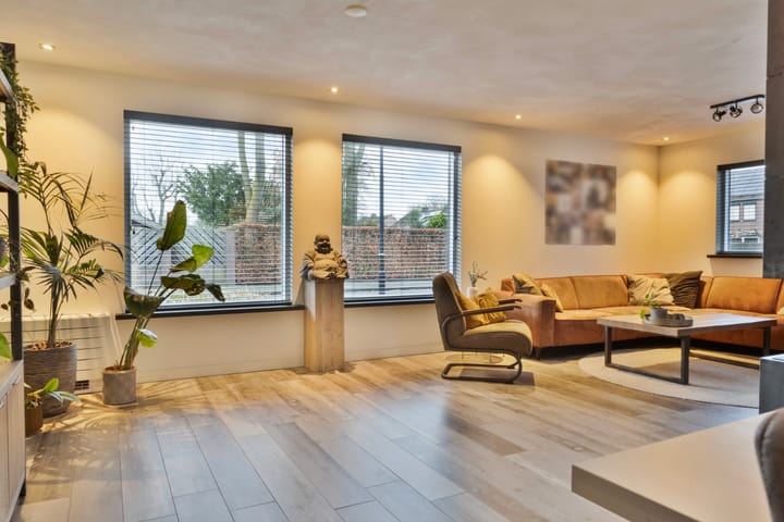 Photo 11 of Vlinkert 71