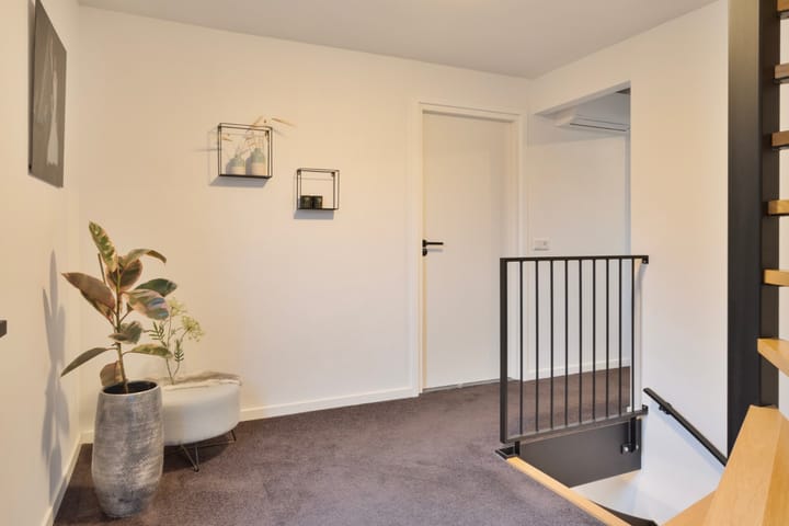 Photo 24 of Vlinkert 71