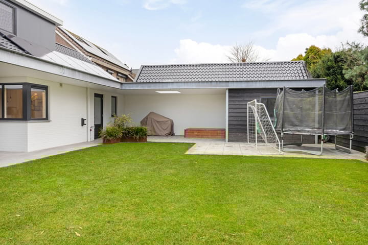 Photo 44 of Vlinkert 71