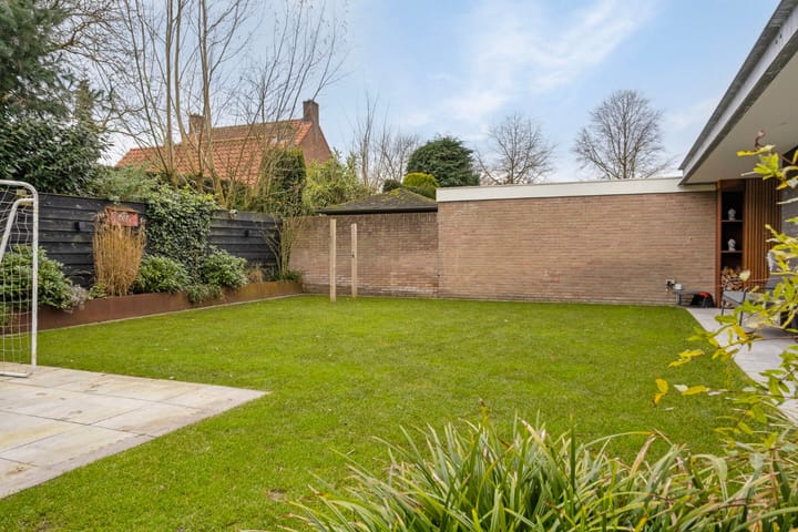 Photo 46 of Vlinkert 71