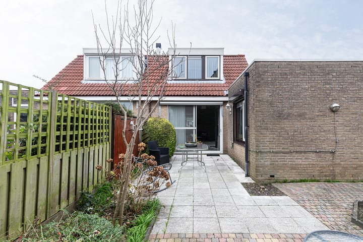 Foto 18 van Esdoornlaan 2