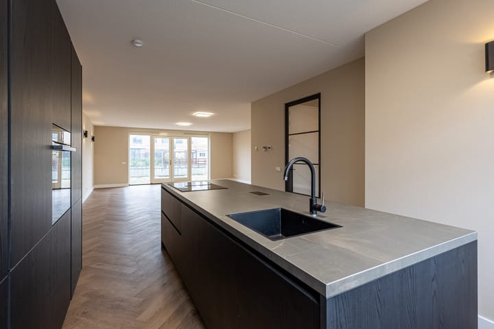 Photo 2 of Sprang 17