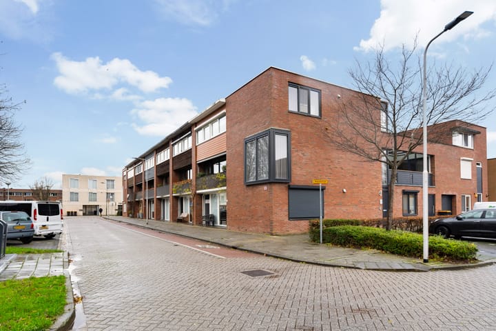 Foto 48 van Sint Petersburglaan 42