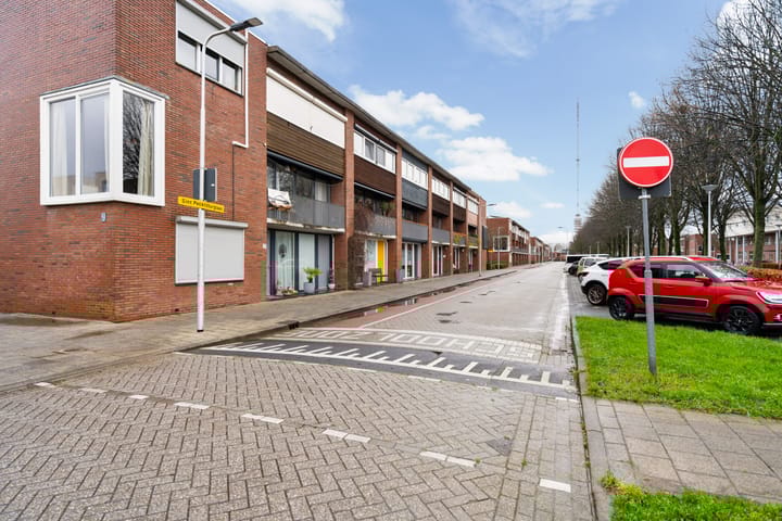 Foto 50 van Sint Petersburglaan 42