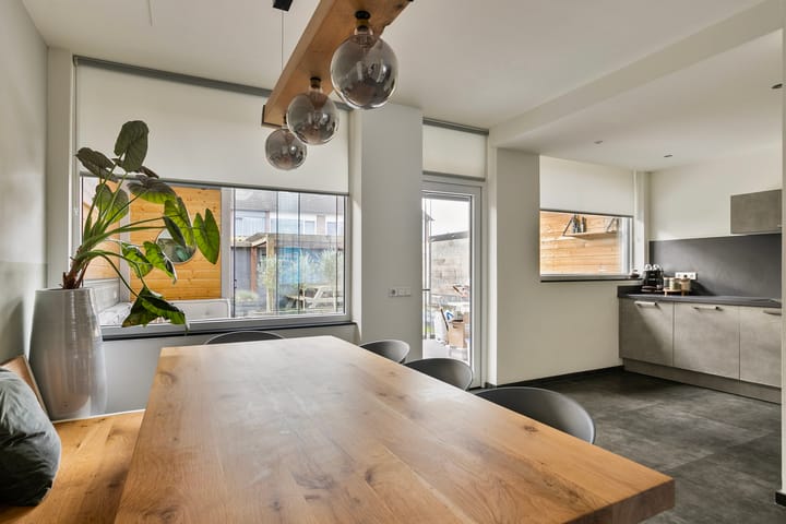 Foto 12 van Van Breestraat 142