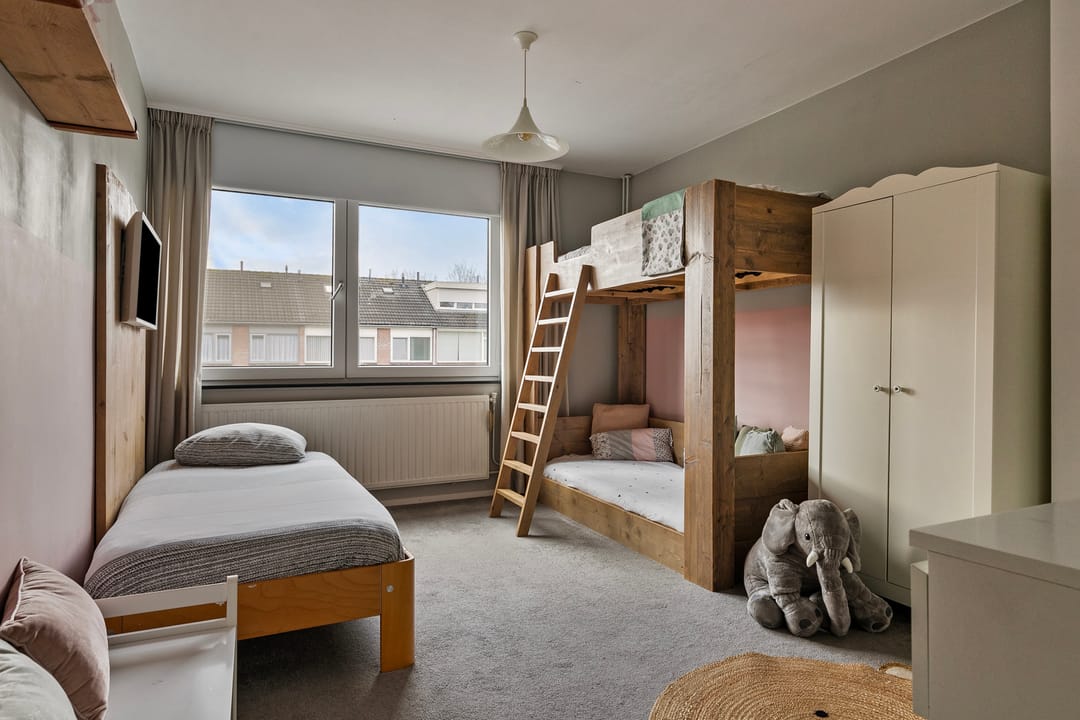 Photo 22 of Van Breestraat 142