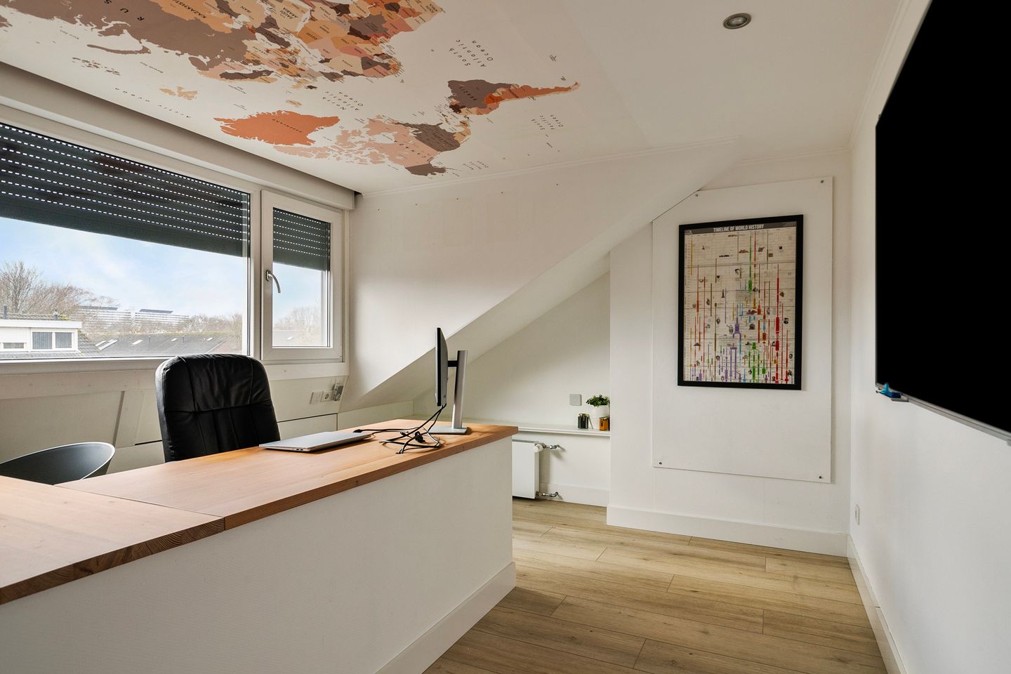 Photo 29 of Van Breestraat 142