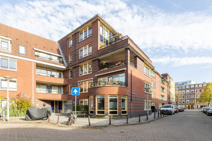 Foto 1 van Ceramplein 89