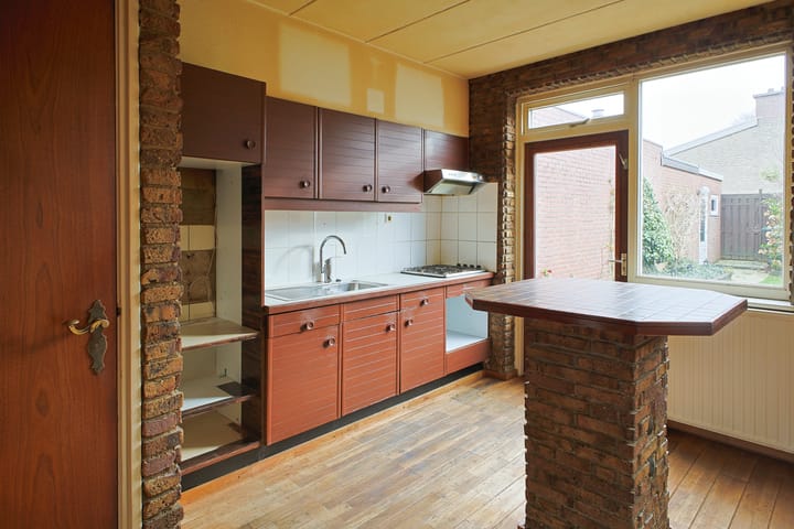 Foto 4 van Burg. Coonenstraat 24