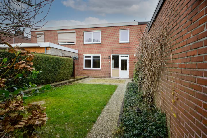 Foto 7 van Burg. Coonenstraat 24