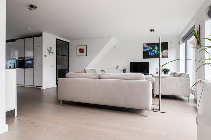 Photo 2 of Kennemerpoort 12