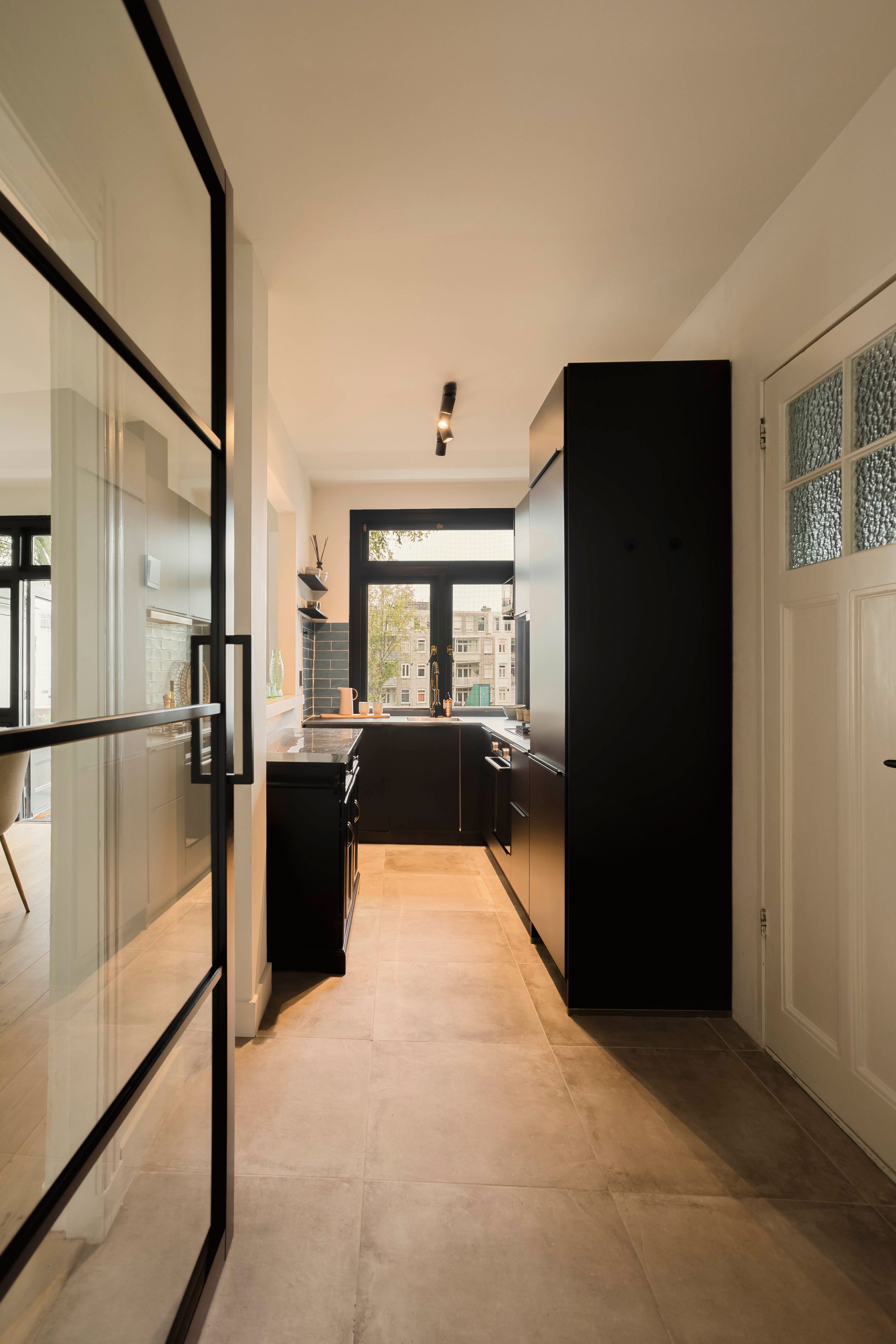 Photo 18 of Lutmastraat 9-2