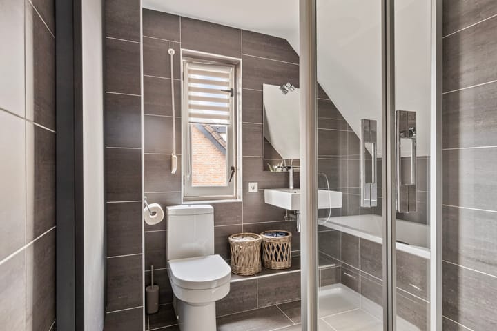 Foto 21 van Leliestraat 4