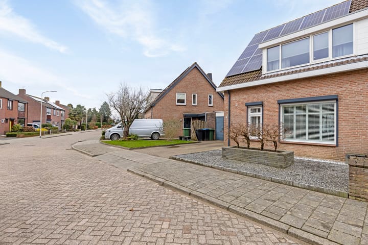 Foto 34 van Leliestraat 4