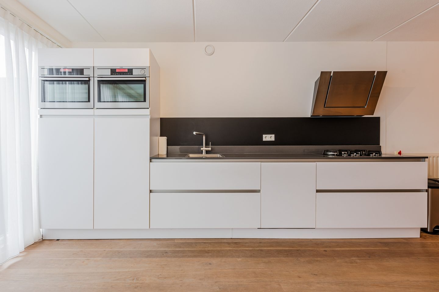 Photo 10 of Gasstraat 1-01