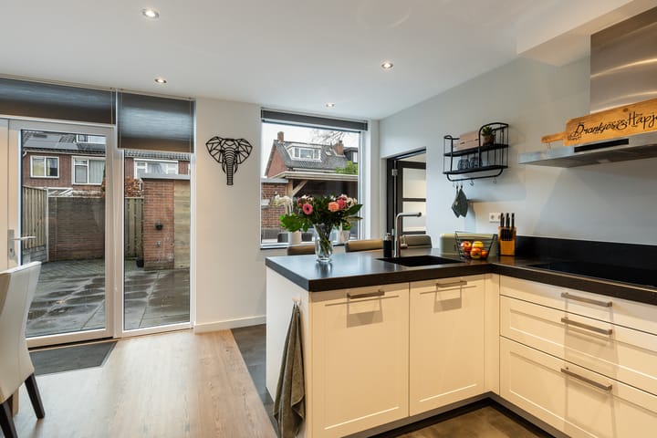 Foto 14 van Leliestraat 9