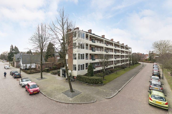 Bekijk foto 1 van Saturnusstraat 23