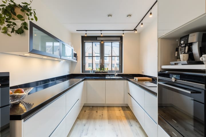 Photo 3 of Thomas Morelaan 60