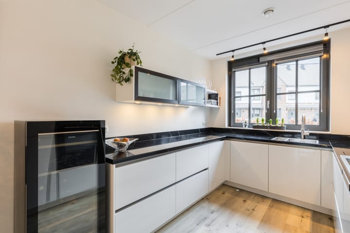 Photo 16 of Thomas Morelaan 60