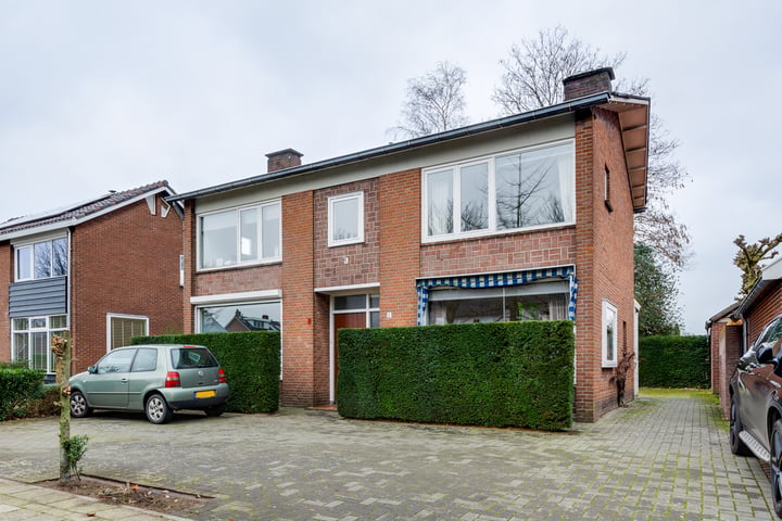 Bekijk foto 1 van Bentinckstraat 8