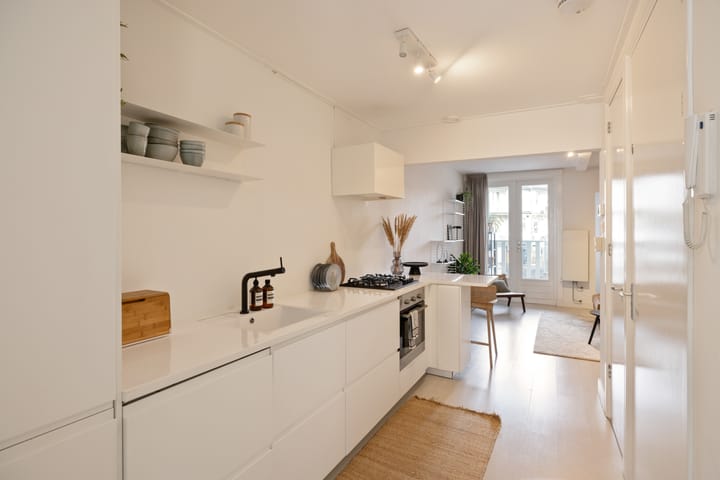 Foto 2 van Van Oldenbarneveldtstraat 72-A2