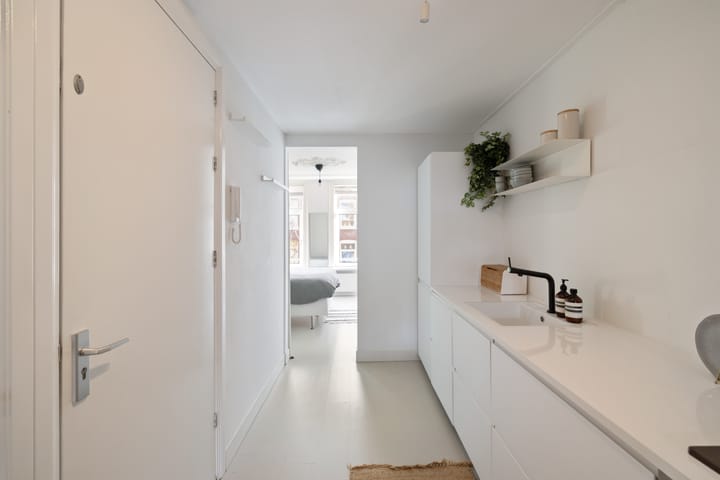 Foto 11 van Van Oldenbarneveldtstraat 72-A2