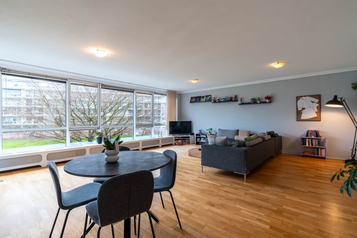 Foto 2 van Burgemeester De Monchyplein 90