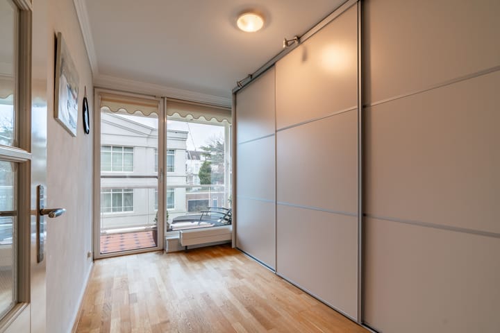 Foto 10 van Burgemeester De Monchyplein 90