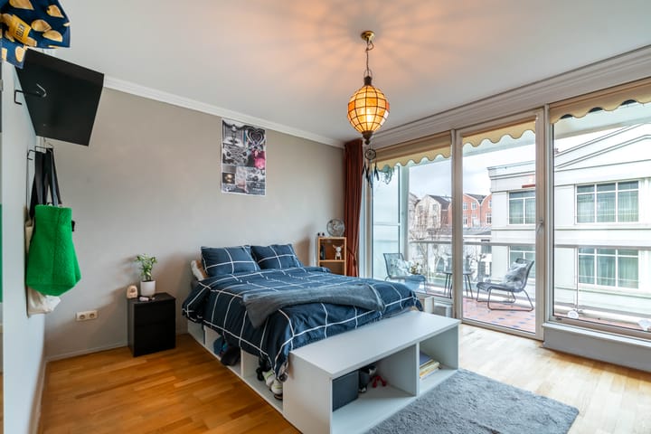 Foto 16 van Burgemeester De Monchyplein 90