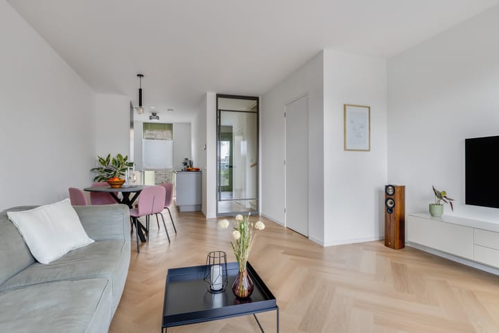 Foto 12 van Larikslaan 1-P