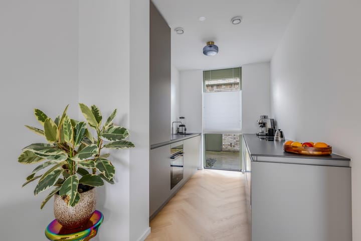 Foto 16 van Larikslaan 1-P