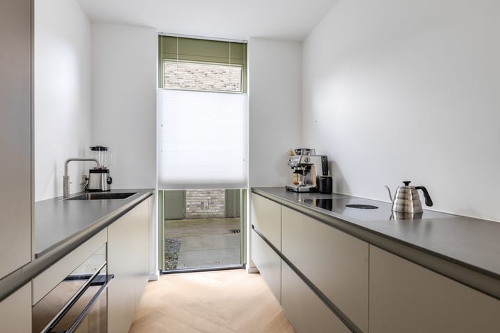 Foto 17 van Larikslaan 1-P