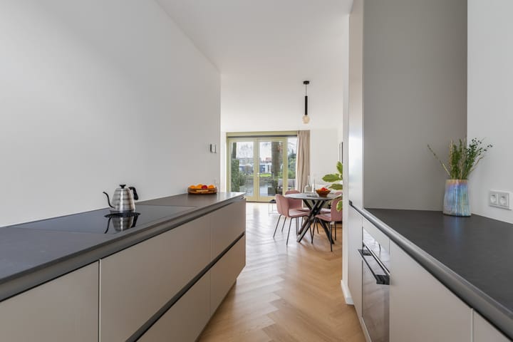 Foto 20 van Larikslaan 1-P