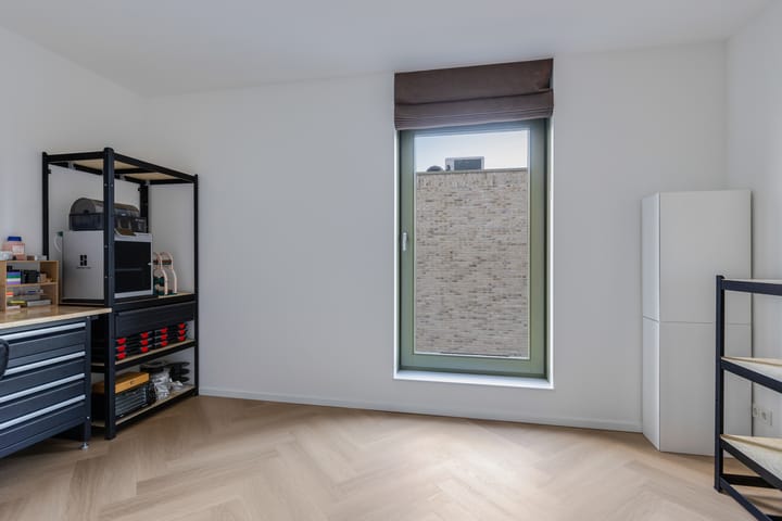 Foto 35 van Larikslaan 1-P