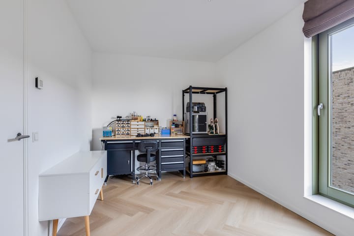 Foto 36 van Larikslaan 1-P