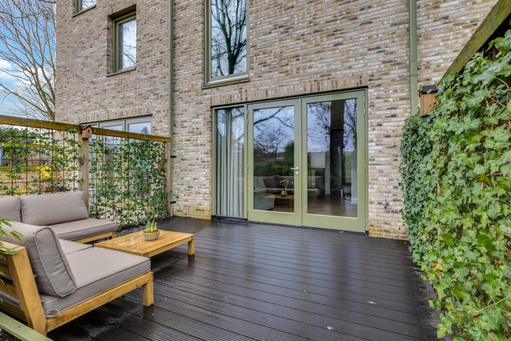 Foto 38 van Larikslaan 1-P