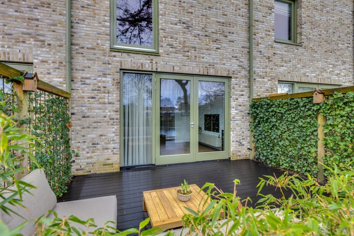 Foto 39 van Larikslaan 1-P