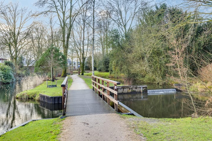 Foto 48 van Larikslaan 1-P