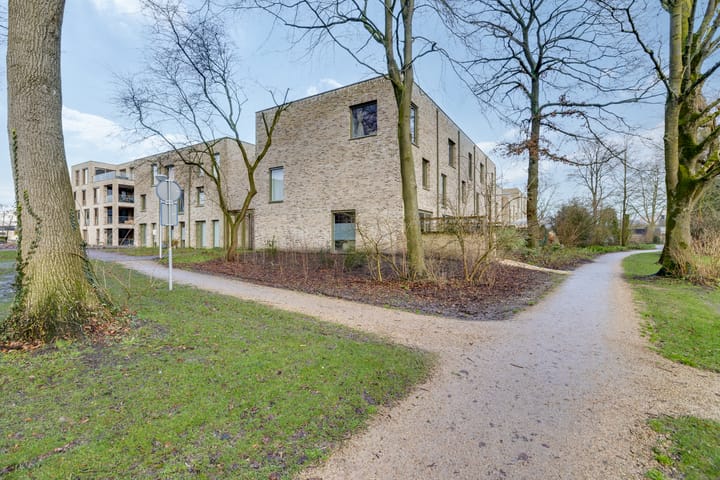 Foto 51 van Larikslaan 1-P