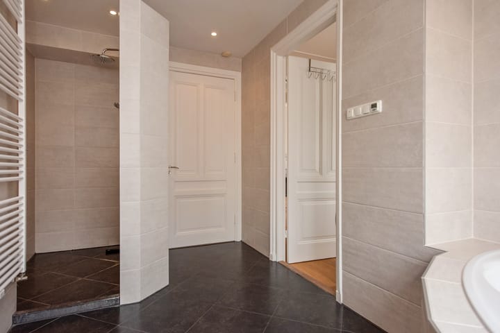 Foto 30 van Johan van Oldenbarneveltlaan 48