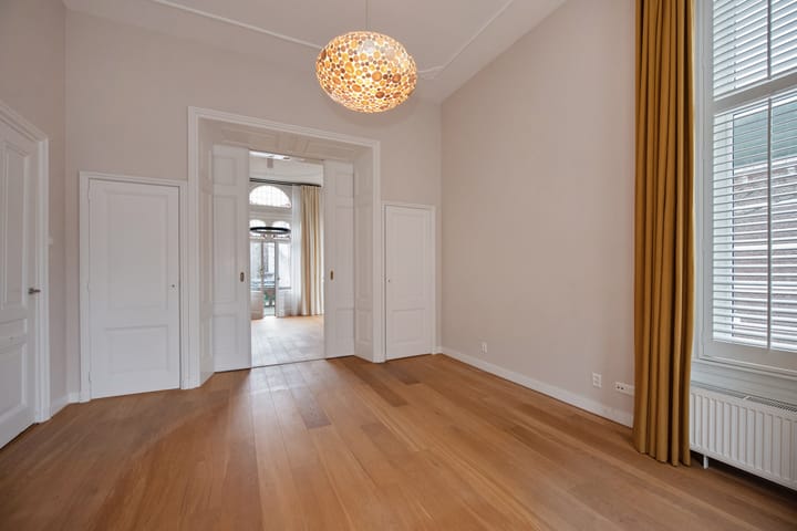 Foto 37 van Johan van Oldenbarneveltlaan 48