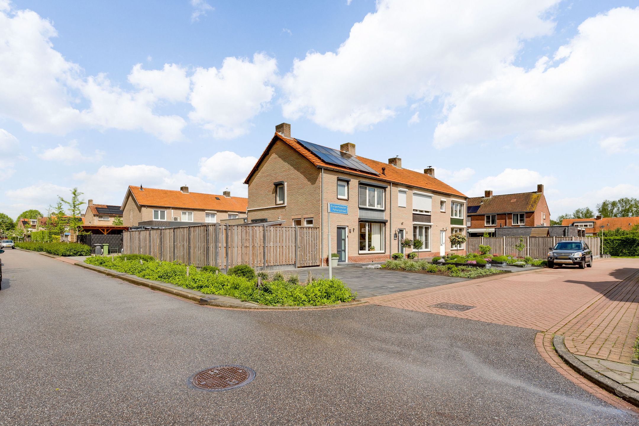 Photo 3 of Burgemeester Petersstraat 5