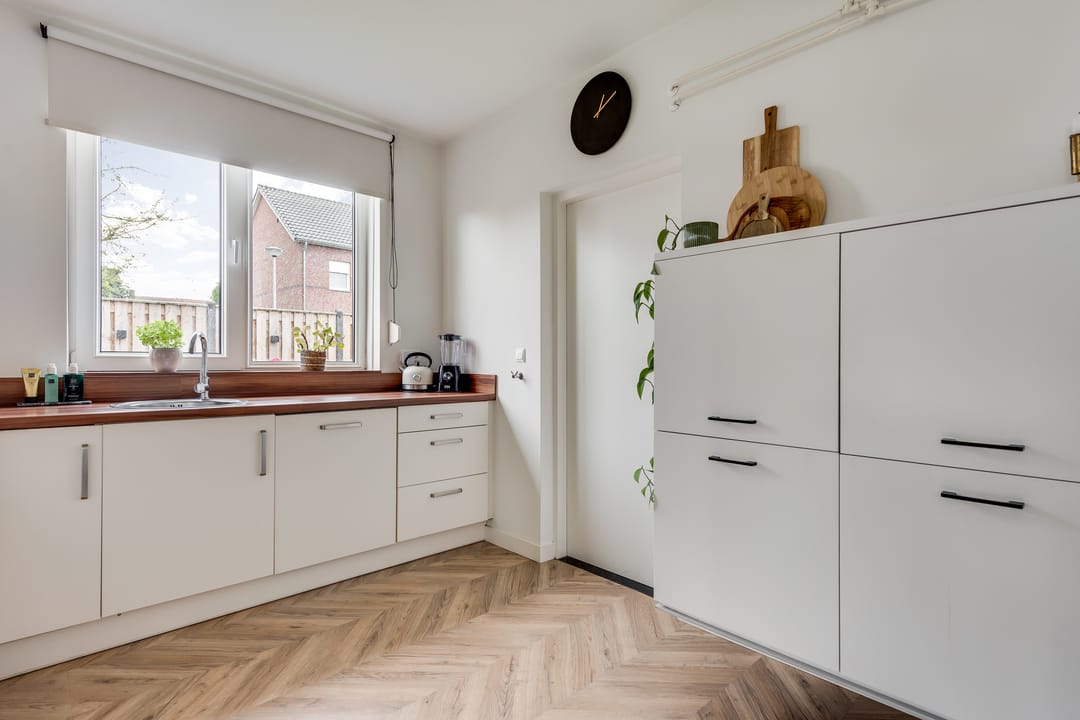 Photo 11 of Burgemeester Petersstraat 5