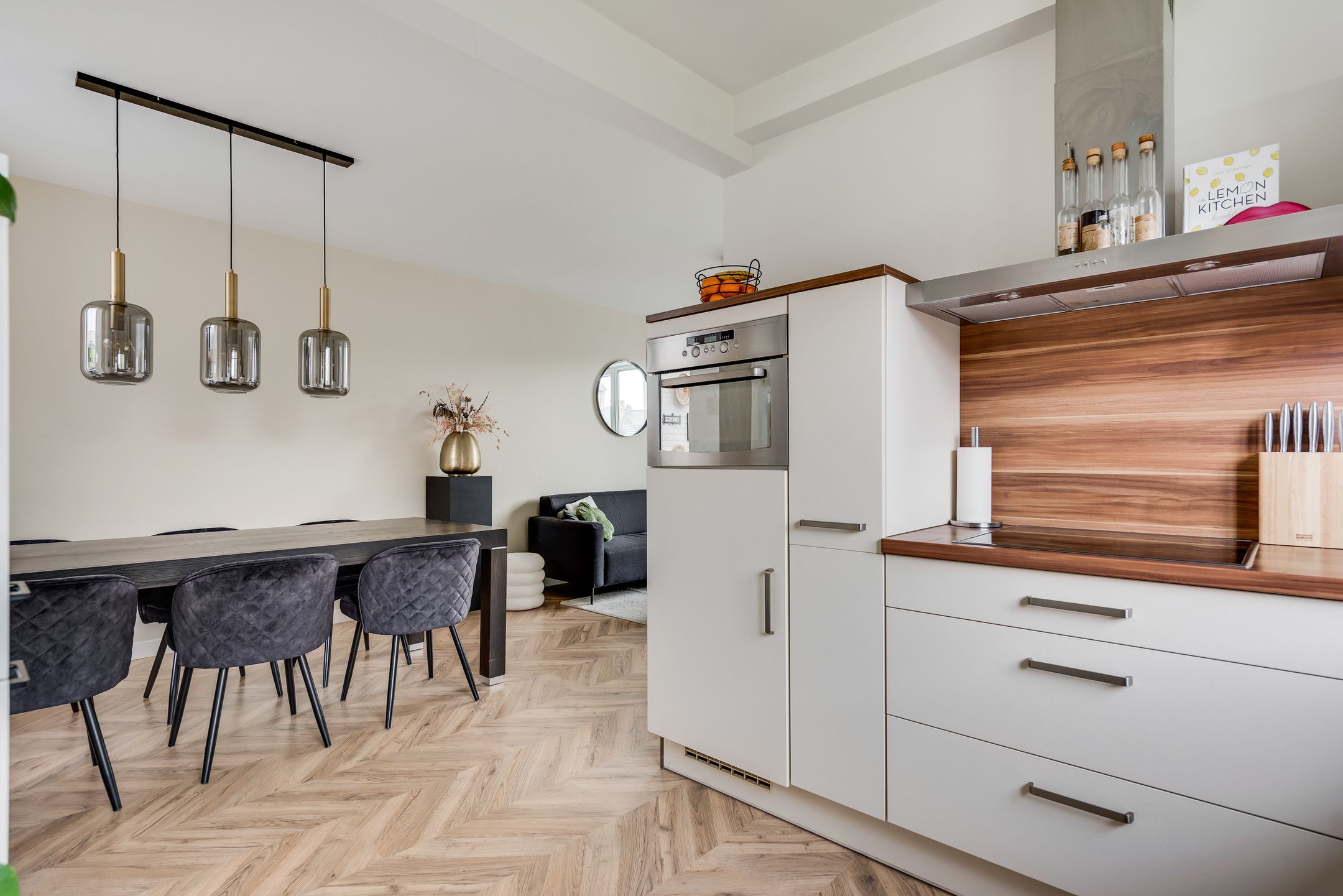 Photo 12 of Burgemeester Petersstraat 5