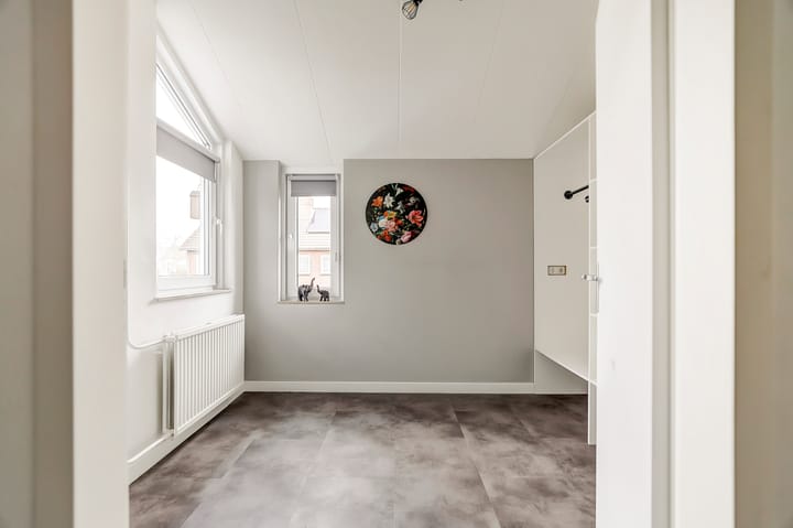 Foto 32 van Schout van Merwijckstraat 42