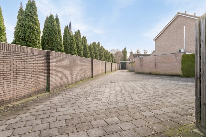 Photo 32 of Roerstraat 20