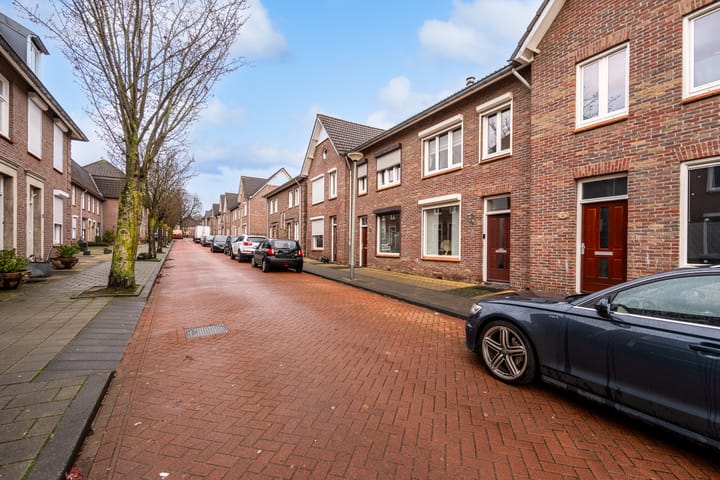 Foto 28 van Veldstraat 12