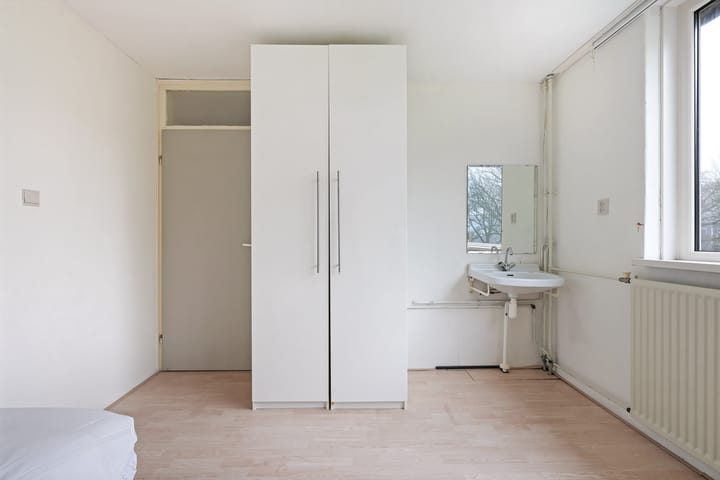 Foto 16 van Ribesstraat 4