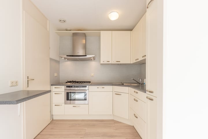 Foto 17 van Van Meerbeekstraat 50