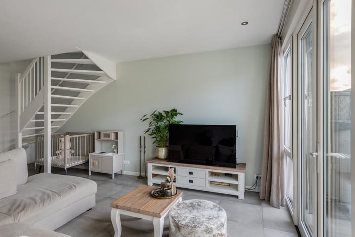 Foto 15 van Purperreiger 13